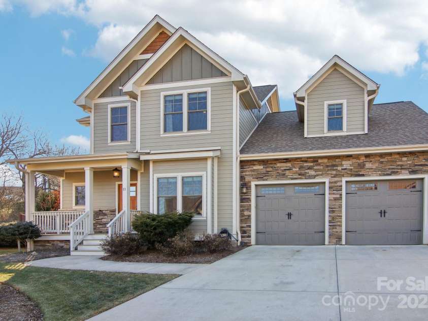 11 Barnrock Drive, Mills River, NC 28759.  MLS# CAR4215834, YatesRealty ID 1071. 