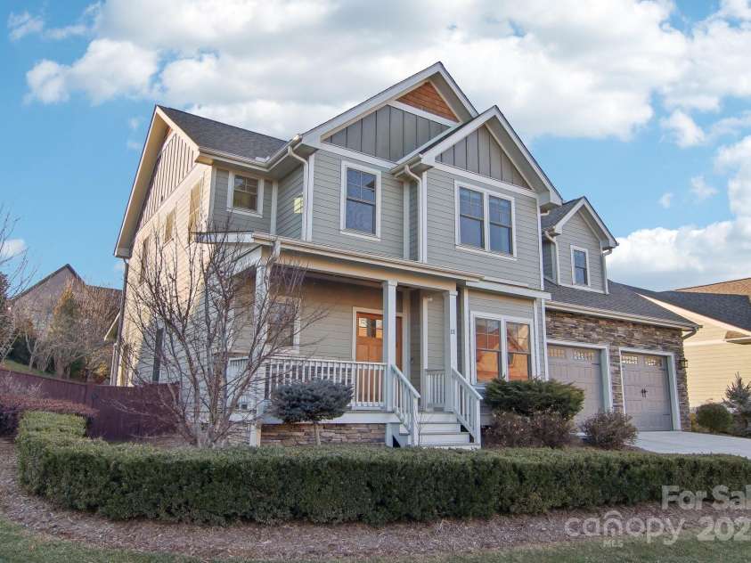 11 Barnrock Drive, Mills River, NC 28759.  MLS# CAR4215834, YatesRealty ID 1071. 