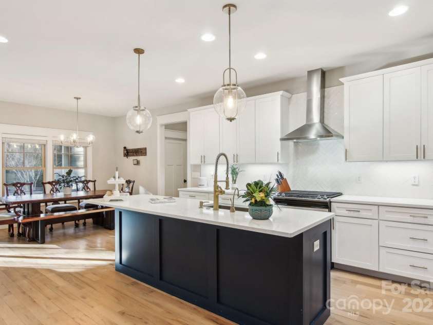 11 Barnrock Drive, Mills River, NC 28759.  MLS# CAR4215834, YatesRealty ID 1071. 