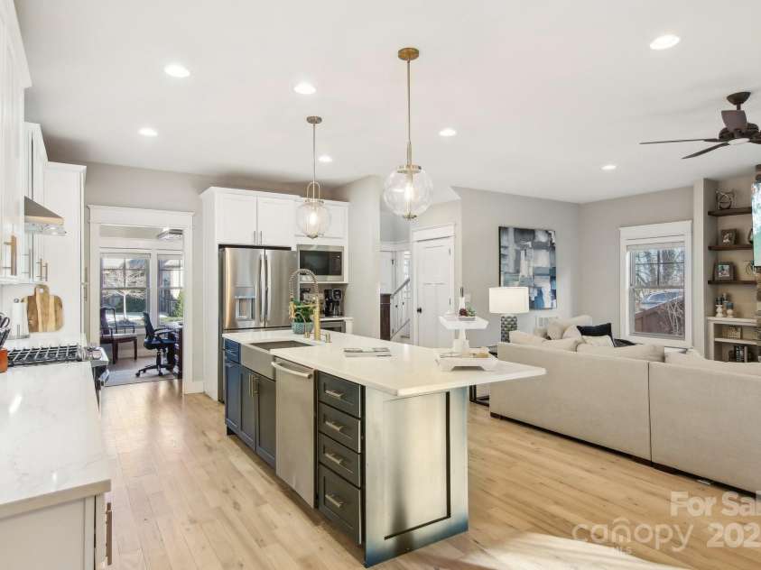 11 Barnrock Drive, Mills River, NC 28759.  MLS# CAR4215834, YatesRealty ID 1071. 