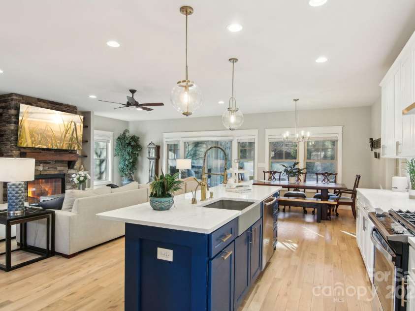 11 Barnrock Drive, Mills River, NC 28759.  MLS# CAR4215834, YatesRealty ID 1071. 