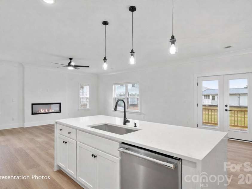 4506 Castleton Road, Charlotte, NC 28211.  MLS# CAR4355977, YatesRealty ID 10710. 