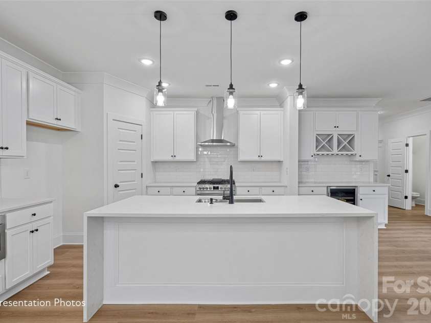 4506 Castleton Road, Charlotte, NC 28211.  MLS# CAR4355977, YatesRealty ID 10710. 