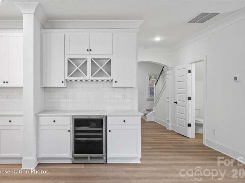 4506 Castleton Road, Charlotte, NC 28211.  MLS# CAR4355977, YatesRealty ID 10710. 