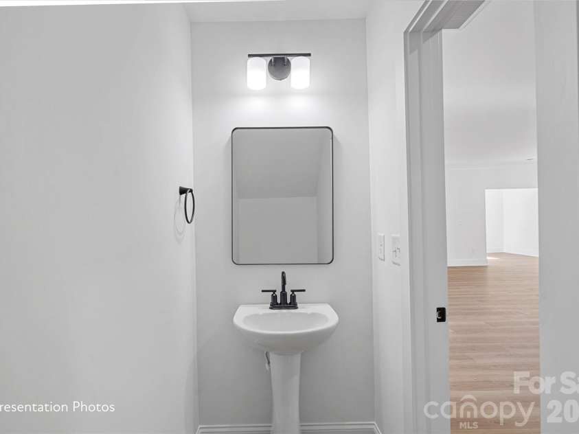 4506 Castleton Road, Charlotte, NC 28211.  MLS# CAR4355977, YatesRealty ID 10710. 