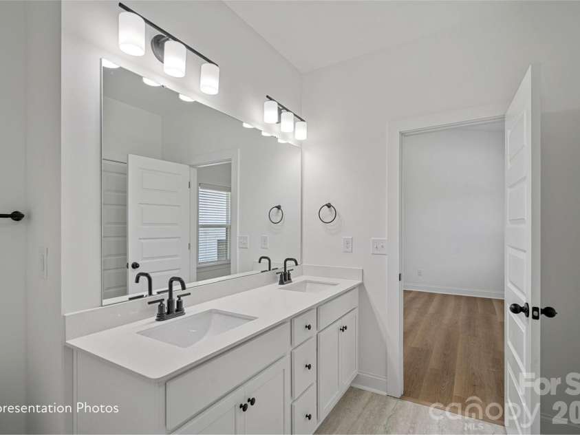 4506 Castleton Road, Charlotte, NC 28211.  MLS# CAR4355977, YatesRealty ID 10710. 