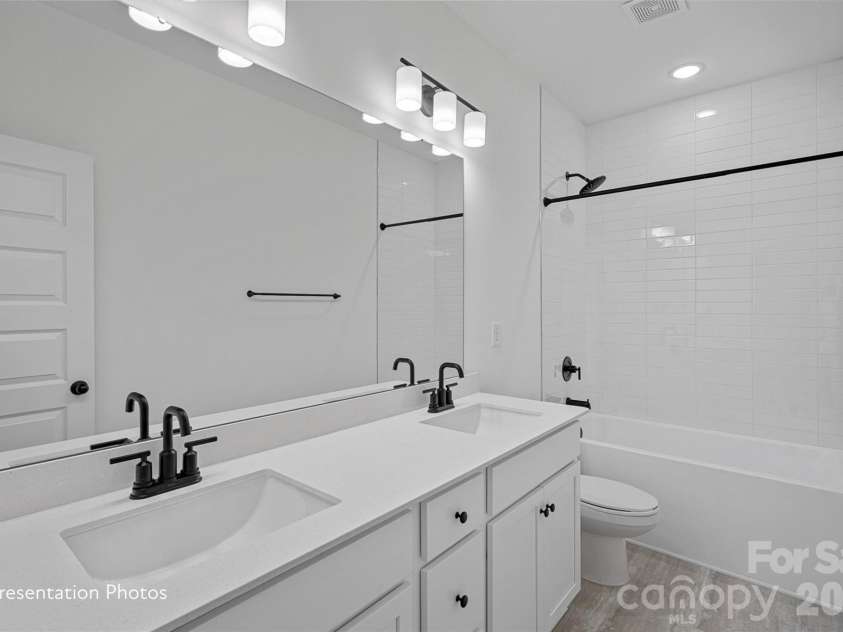 4506 Castleton Road, Charlotte, NC 28211.  MLS# CAR4355977, YatesRealty ID 10710. 