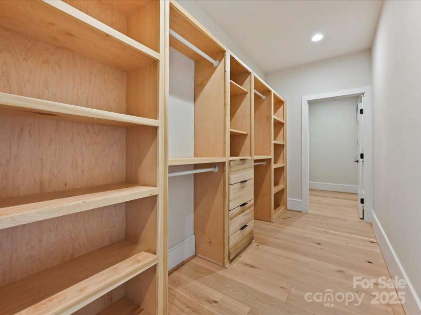 1516 Caldwell Street, Charlotte, NC 28206.  MLS# CAR4222711, YatesRealty ID 10711. 