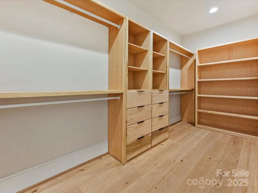 1516 Caldwell Street, Charlotte, NC 28206.  MLS# CAR4222711, YatesRealty ID 10711. 