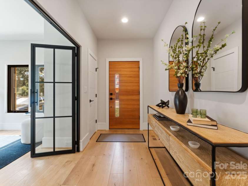 1516 Caldwell Street, Charlotte, NC 28206.  MLS# CAR4302023, YatesRealty ID 10711. 