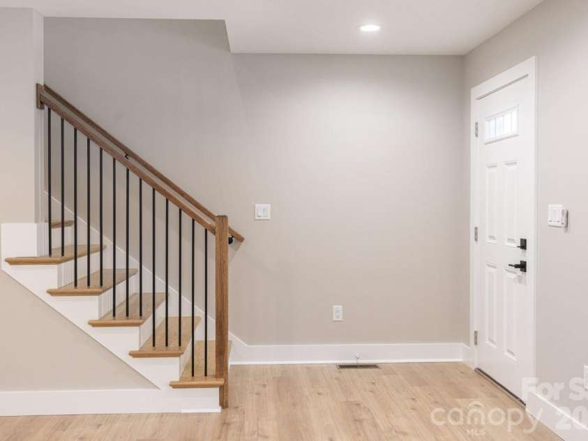 332 Bowditch Street, Burnsville, NC 28714.  MLS# CAR4349432, YatesRealty ID 10711. 