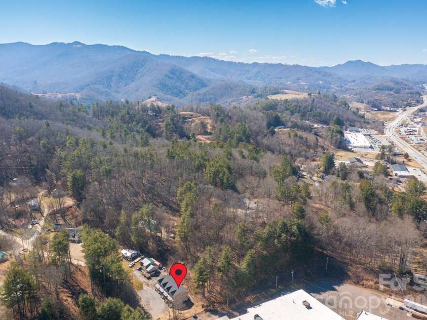 332 Bowditch Street, Burnsville, NC 28714.  MLS# CAR4349432, YatesRealty ID 10711. 