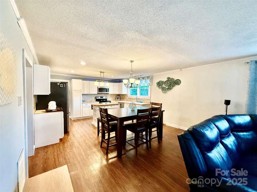 45 Oak Street, Great Falls, SC 29055.  MLS# CAR4246407, YatesRealty ID 10712. 