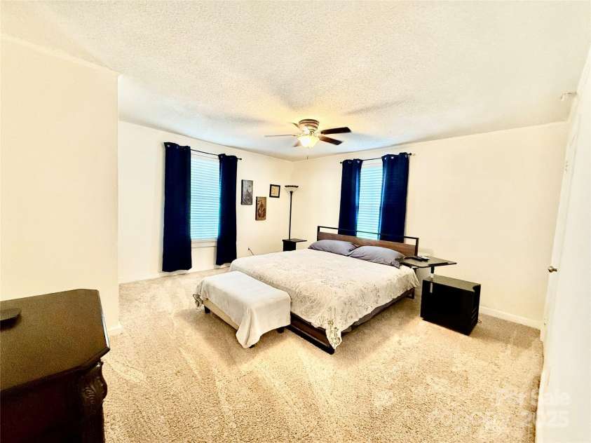 45 Oak Street, Great Falls, SC 29055.  MLS# CAR4246407, YatesRealty ID 10712. 