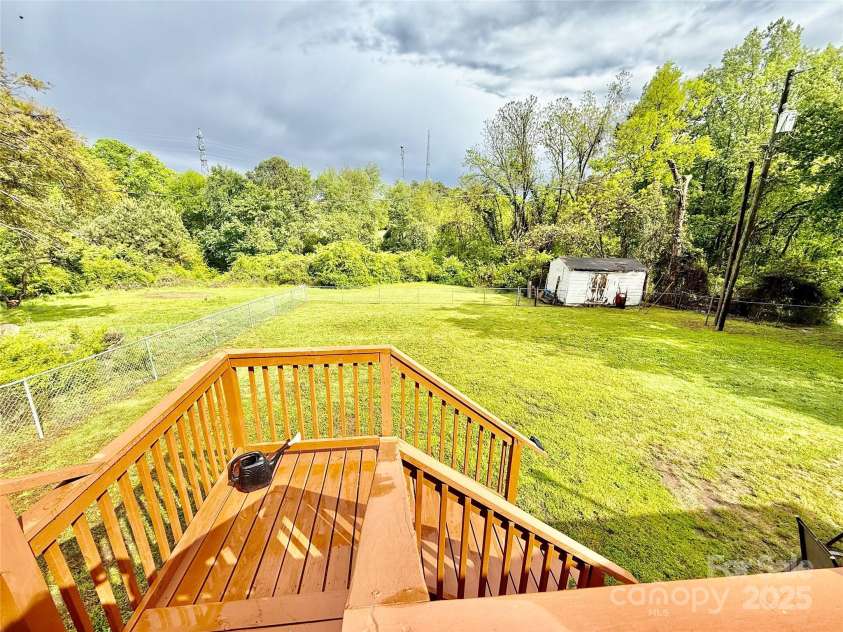 45 Oak Street, Great Falls, SC 29055.  MLS# CAR4246407, YatesRealty ID 10712. 