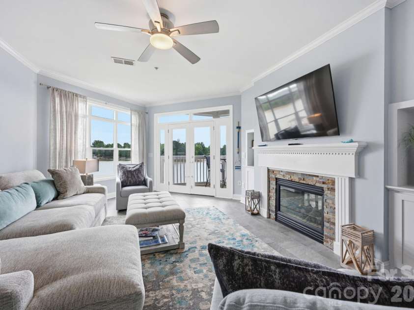 637 Williamson Road, Mooresville, NC 28117.  MLS# CAR4387308, YatesRealty ID 10712. 