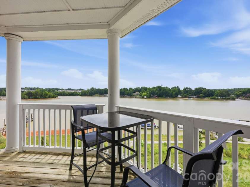 637 Williamson Road, Mooresville, NC 28117.  MLS# CAR4387308, YatesRealty ID 10712. 