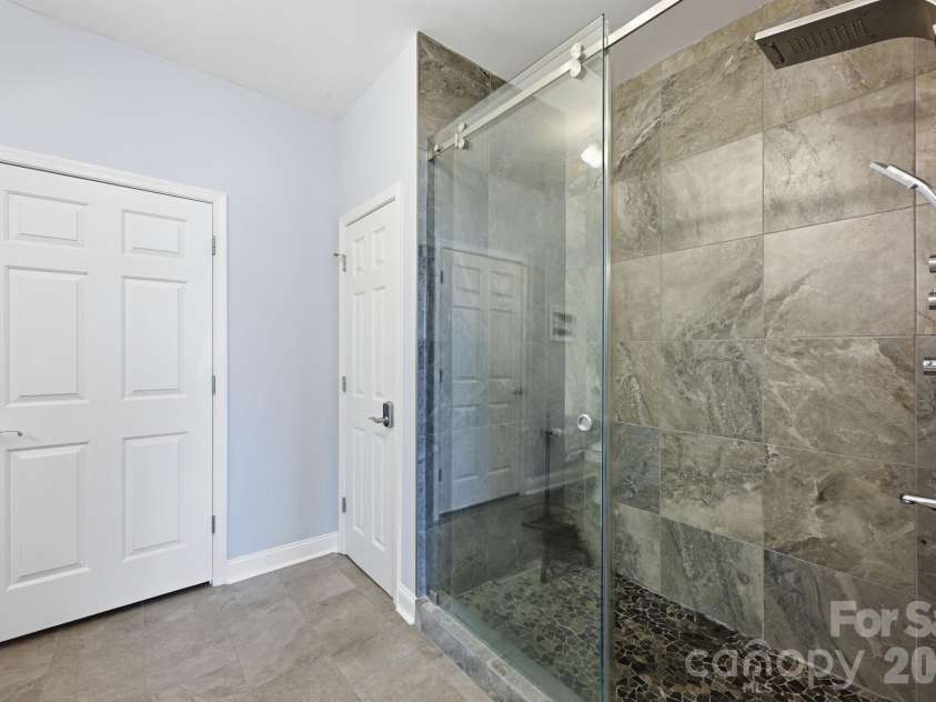 637 Williamson Road, Mooresville, NC 28117.  MLS# CAR4387308, YatesRealty ID 10712. 