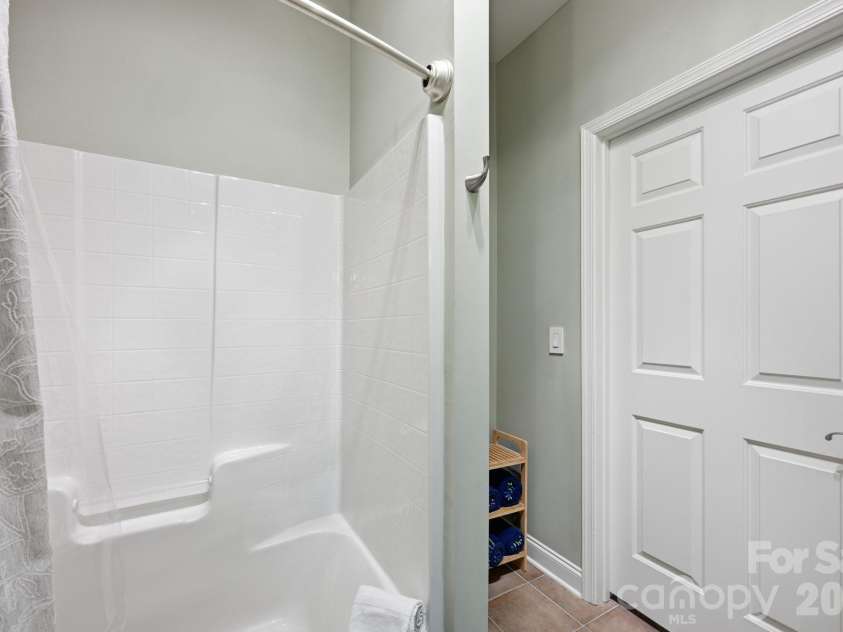 637 Williamson Road, Mooresville, NC 28117.  MLS# CAR4387308, YatesRealty ID 10712. 