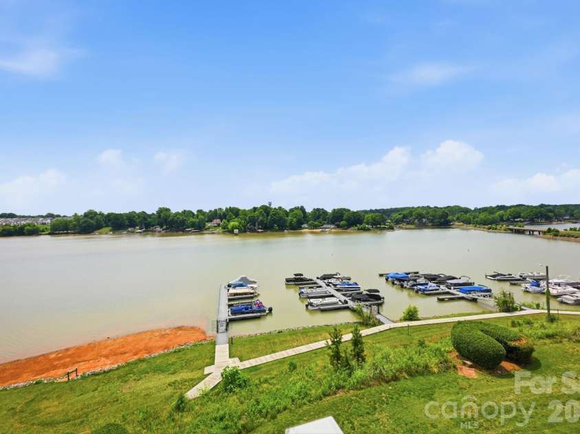 637 Williamson Road, Mooresville, NC 28117.  MLS# CAR4387308, YatesRealty ID 10712. 