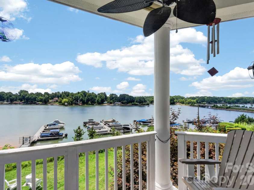 637 Williamson Road, Mooresville, NC 28117.  MLS# CAR4399589, YatesRealty ID 10712. 