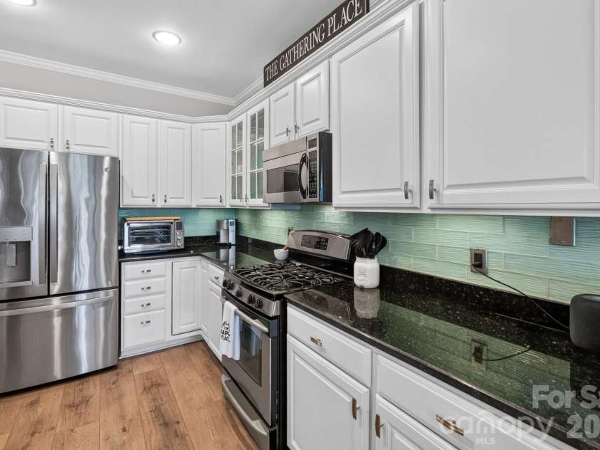 637 Williamson Road, Mooresville, NC 28117.  MLS# CAR4399589, YatesRealty ID 10712. 