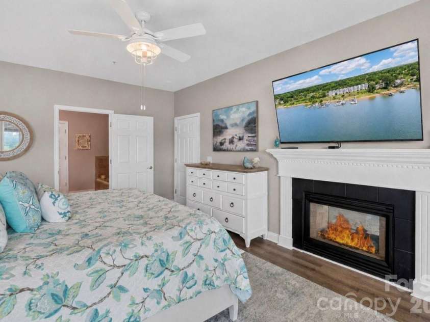 637 Williamson Road, Mooresville, NC 28117.  MLS# CAR4399589, YatesRealty ID 10712. 