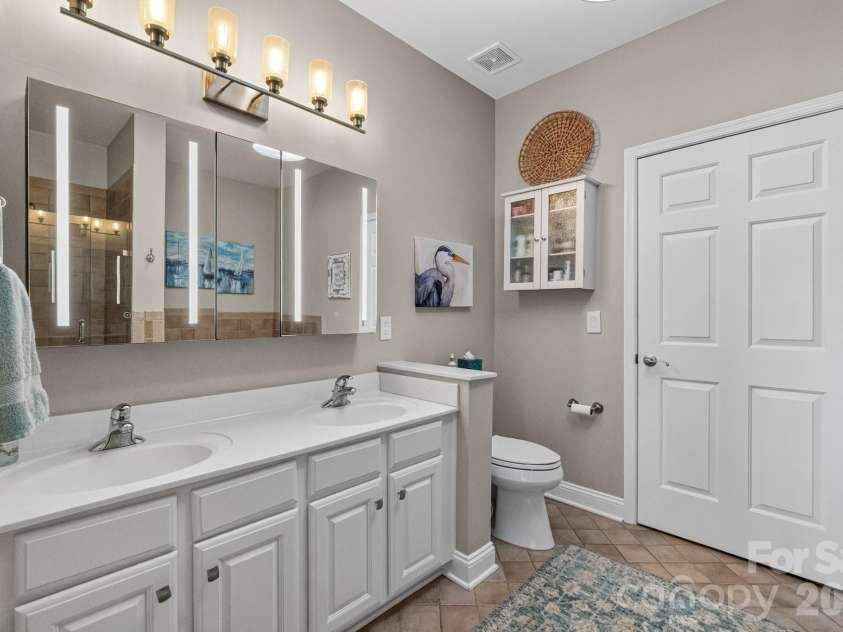 637 Williamson Road, Mooresville, NC 28117.  MLS# CAR4399589, YatesRealty ID 10712. 