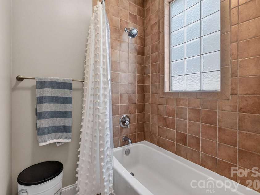 637 Williamson Road, Mooresville, NC 28117.  MLS# CAR4399589, YatesRealty ID 10712. 