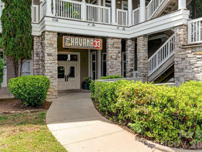 637 Williamson Road, Mooresville, NC 28117.  MLS# CAR4399589, YatesRealty ID 10712. 