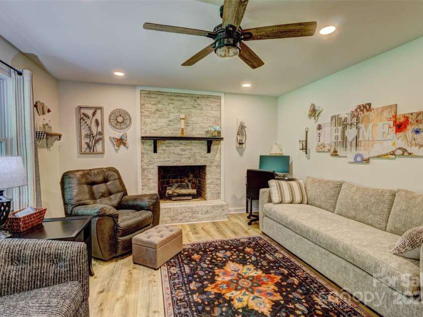 1009 High Shoals Road, Lincolnton, NC 28092.  MLS# CAR4254387, YatesRealty ID 10713. 