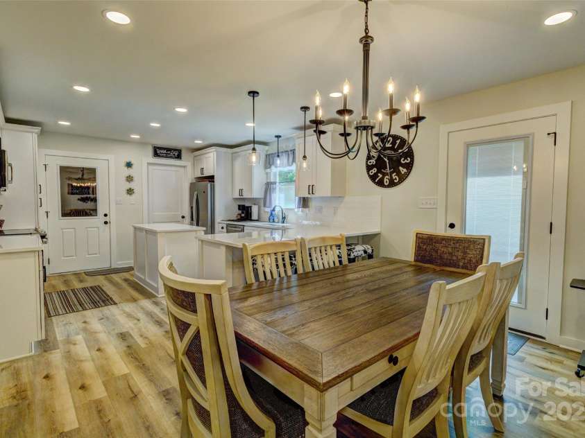 1009 High Shoals Road, Lincolnton, NC 28092.  MLS# CAR4254387, YatesRealty ID 10713. 