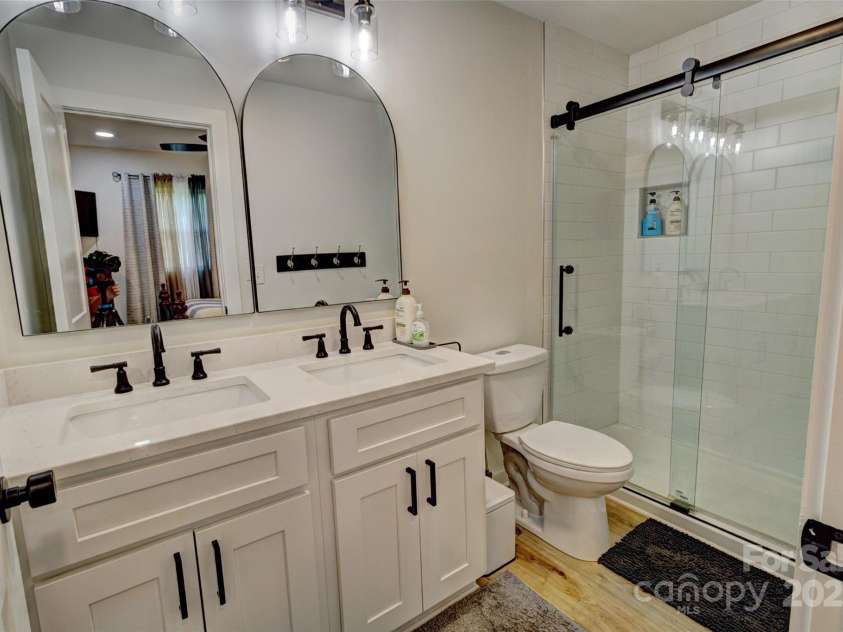 1009 High Shoals Road, Lincolnton, NC 28092.  MLS# CAR4254387, YatesRealty ID 10713. 