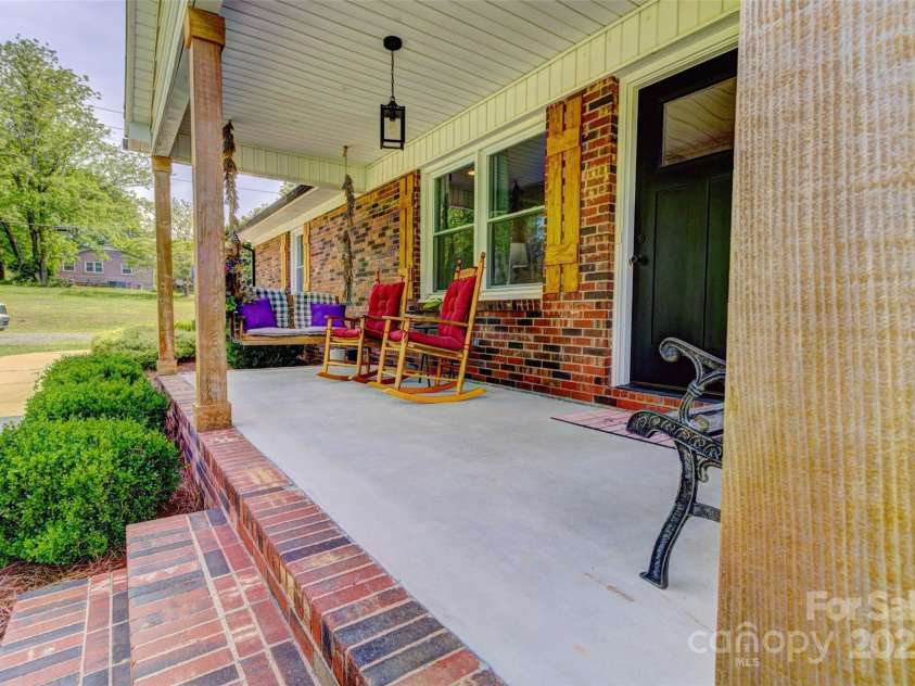 1009 High Shoals Road, Lincolnton, NC 28092.  MLS# CAR4254387, YatesRealty ID 10713. 