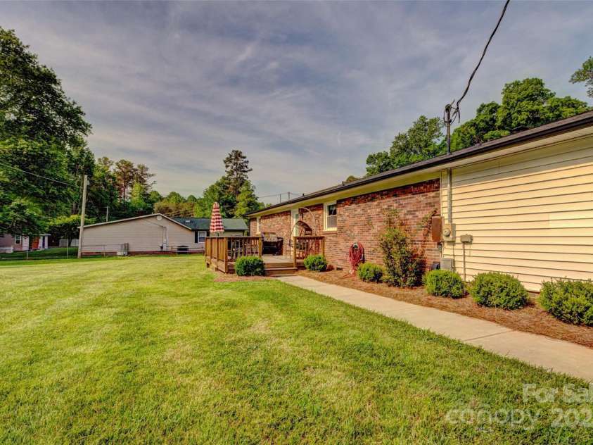 1009 High Shoals Road, Lincolnton, NC 28092.  MLS# CAR4254387, YatesRealty ID 10713. 