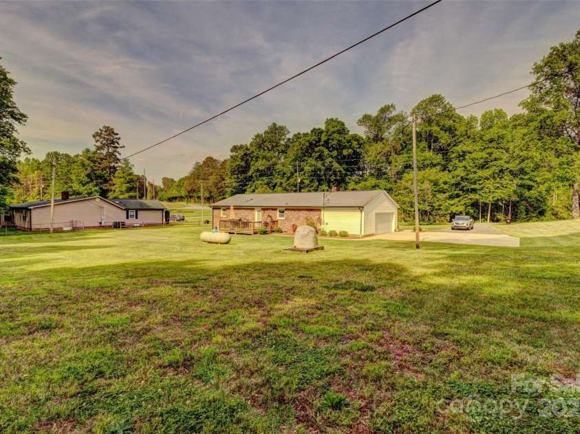 1009 High Shoals Road, Lincolnton, NC 28092.  MLS# CAR4254387, YatesRealty ID 10713. 