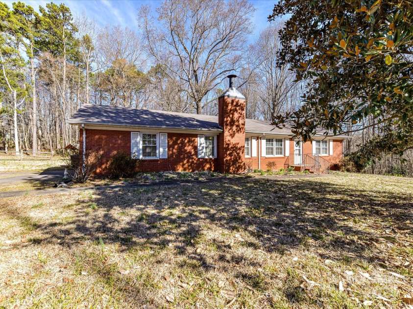 1830 Light Brigade Drive, Matthews, NC 28105.  MLS# CAR4325168, YatesRealty ID 10714. 