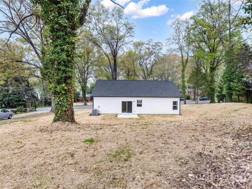 315 Club House Drive, Salisbury, NC 28144.  MLS# CAR4243075, YatesRealty ID 10715. 