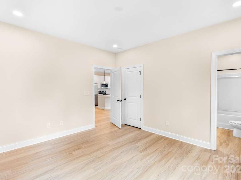 315 Club House Drive, Salisbury, NC 28144.  MLS# CAR4243075, YatesRealty ID 10715. 