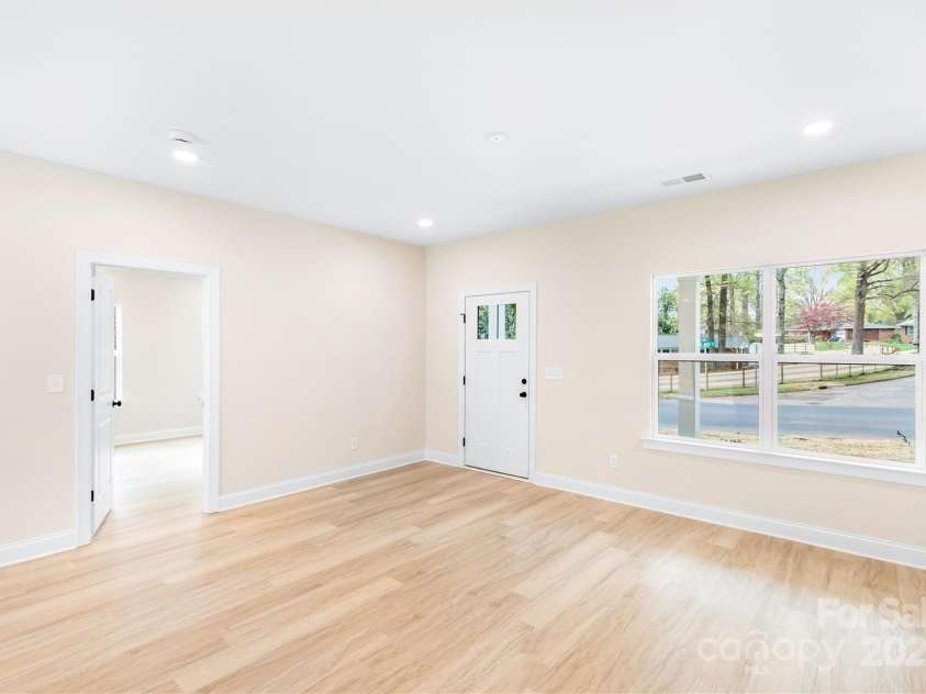 315 Club House Drive, Salisbury, NC 28144.  MLS# CAR4243075, YatesRealty ID 10715. 