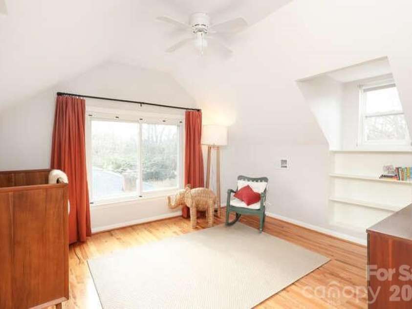 1609 Forsythia Circle, Charlotte, NC 28208.  MLS# CAR4337736, YatesRealty ID 10716. 