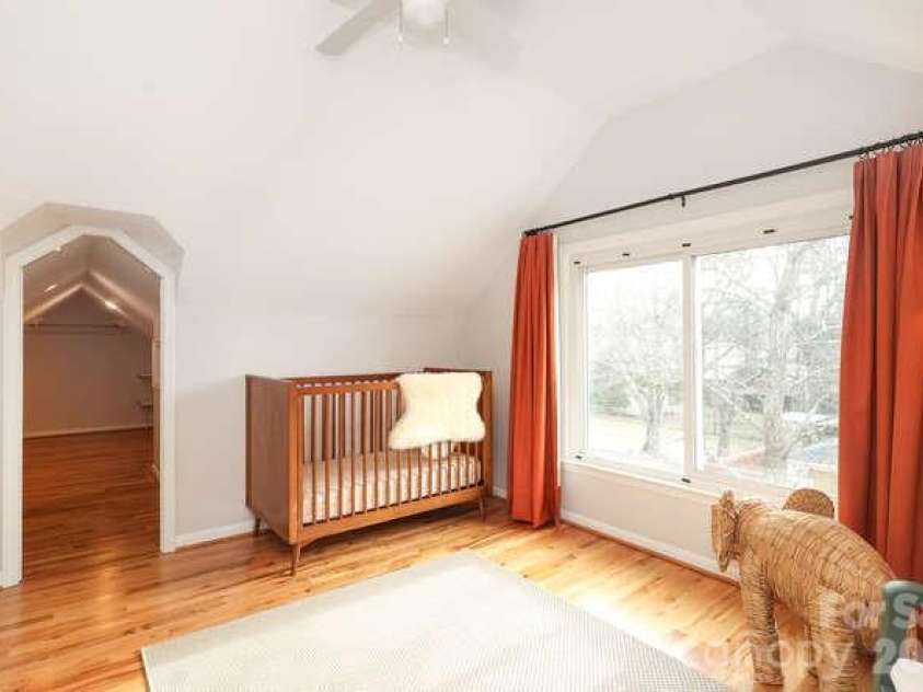 1609 Forsythia Circle, Charlotte, NC 28208.  MLS# CAR4337736, YatesRealty ID 10716. 