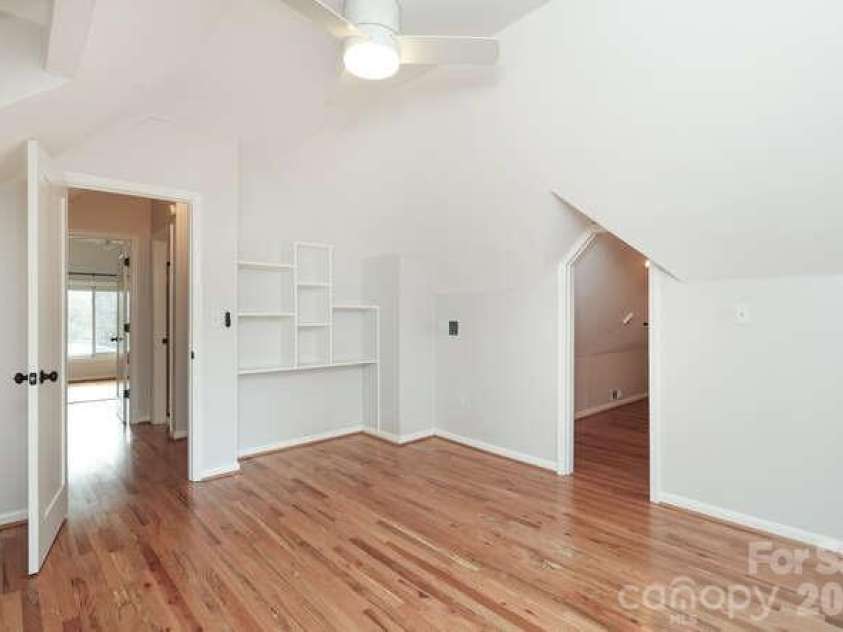 1609 Forsythia Circle, Charlotte, NC 28208.  MLS# CAR4337736, YatesRealty ID 10716. 