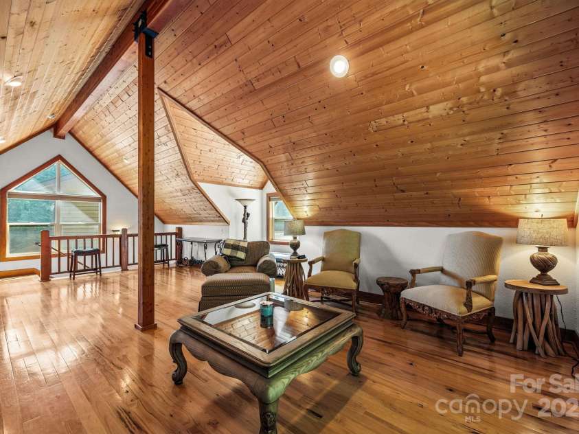 266 Lost Mine Trail, Brevard, NC 28712.  MLS# CAR4278274, YatesRealty ID 10716. Family Room Over Garage