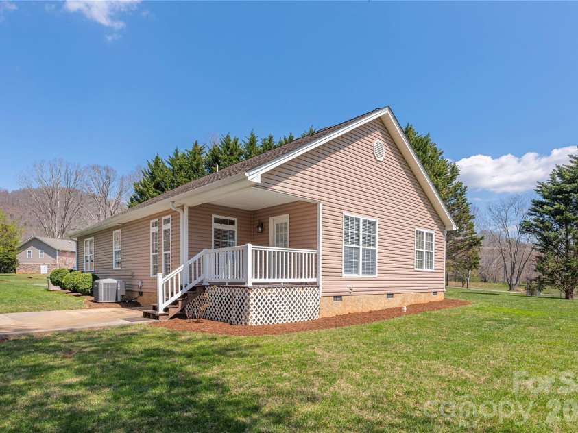 44 Souther Road, Fletcher, NC 28732.  MLS# CAR4357312, YatesRealty ID 10717. 
