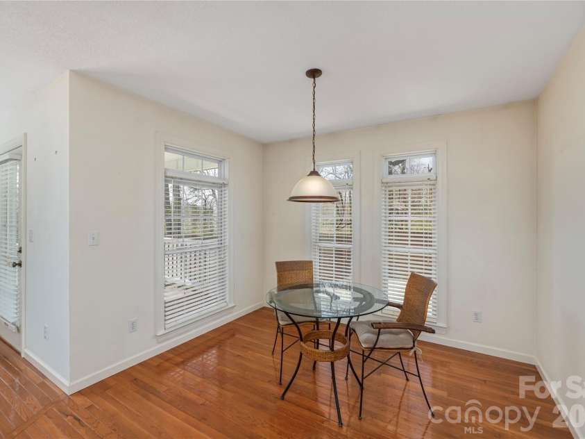 44 Souther Road, Fletcher, NC 28732.  MLS# CAR4357312, YatesRealty ID 10717. Breakfast Nook