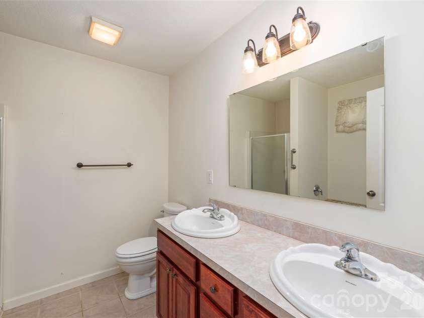 44 Souther Road, Fletcher, NC 28732.  MLS# CAR4357312, YatesRealty ID 10717. Primary Bath 1