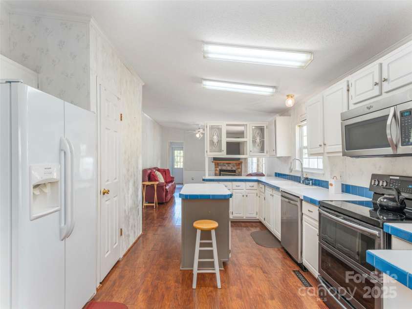 9 Redmond Drive, Alexander, NC 28701.  MLS# CAR4254999, YatesRealty ID 10717. 