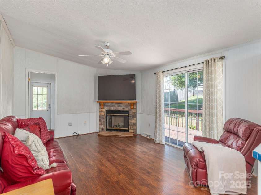 9 Redmond Drive, Alexander, NC 28701.  MLS# CAR4254999, YatesRealty ID 10717. 