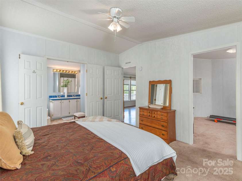 9 Redmond Drive, Alexander, NC 28701.  MLS# CAR4254999, YatesRealty ID 10717. 